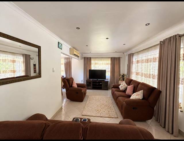 3 BEDROOM HOUSE FOR SALE IN RESERVOIR HILLS